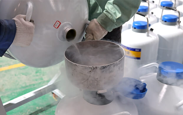 液氮罐內(nèi)液氮裝多少合適？